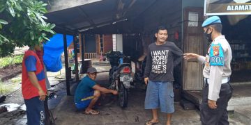 Personil Polsek Teluk Meranti Imbau Warga Pasar Patuhi Prokes
