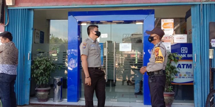 Patroli Kamtibmas, Polsek Langgam Minta Masyarakat Waspada Tindak Kejahatan