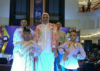 Pegiat Fashion Riau Angkat Kearifan Lokal Lewat Peragaan Busana