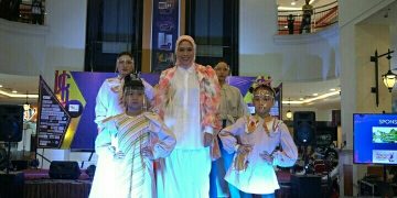 Pegiat Fashion Riau Angkat Kearifan Lokal Lewat Peragaan Busana