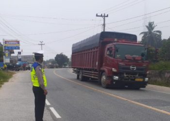 Antisipasi Laka Lantas, Polsek Bandar Sei Kijang Lalukan Patroli dan Atur Lalin di Lintim