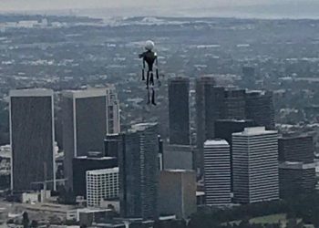 Bikin Kaget, Misteri Manusia Terbang di Los Angeles Terungkap