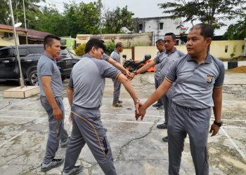 Asah Kemampuan, Personil Polsek Bandar Sei Kijang Laksanakan Latihan Bela Diri