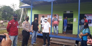 Pilkades Serentak di Kabupaten Pelalawan, Polsek Kuala Kampar Pantau Pemungutan Suara di Wilkum