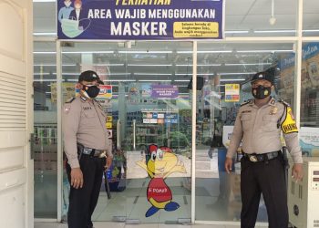 Personel Polsek Kerumutan Sampaikan Pesan Kamtibmas Lewat Patroli Dialogis