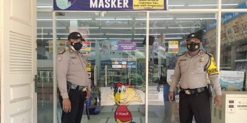 Personel Polsek Kerumutan Sampaikan Pesan Kamtibmas Lewat Patroli Dialogis