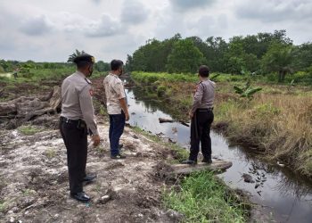 Pastikan Wilayah Aman, Polsek Pangkalan Kerinci Cek Area Rawan Terbakar