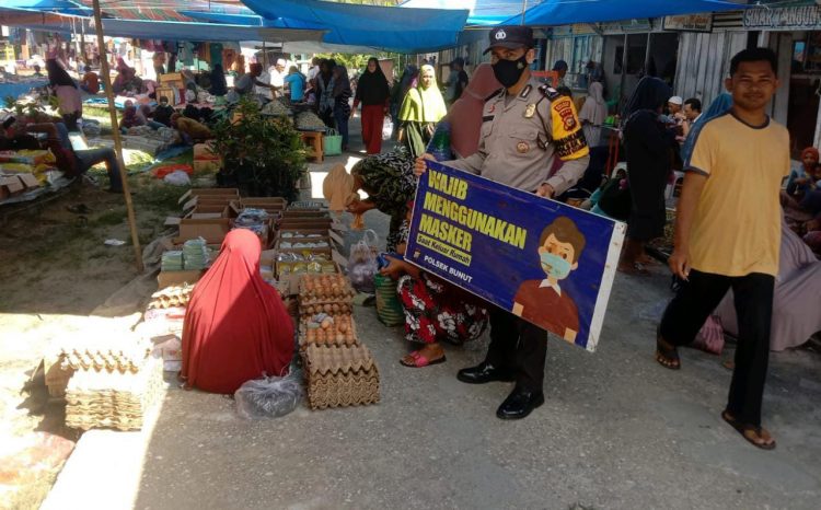Polsek Bunut Gelar Patroli Keamanan dan Penertiban Prokes di Pasar Minggu Wilkum