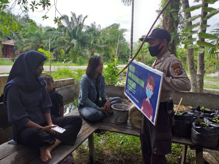 Masyarakat Kecamatan Teluk Meranti Terus Diimbau Tertibkan Prokes Oleh Polisi