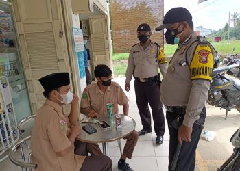 Polsek Kerumutan Beri Imbauan Kepada Pelajar yang Berkumpul Saat Pulang Sekolah
