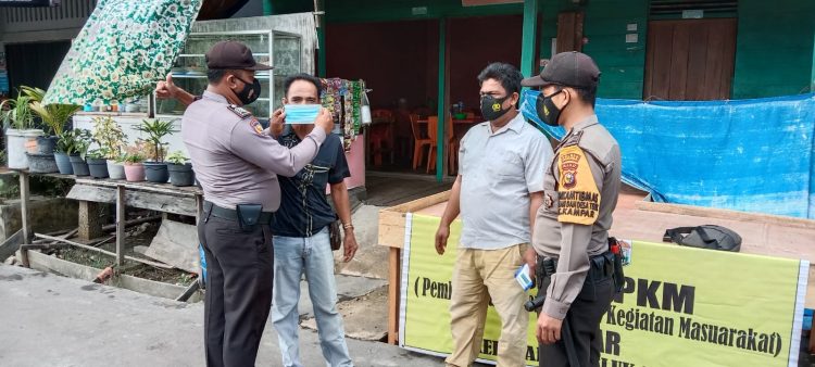 Dukung PPKM, Polsek Kuala Kampar Lakukan Penertiban Prokes di Wilayahnya