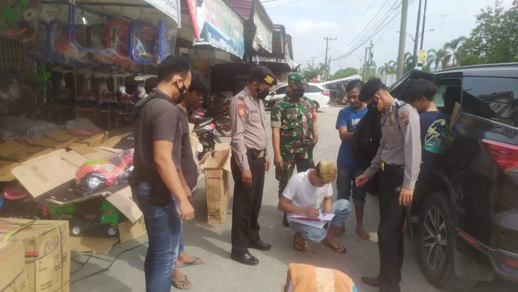 Cegah Penularan Virus Corona, Polsek Pangkalan Kerinci Tetap Rutin Patroli Prokes