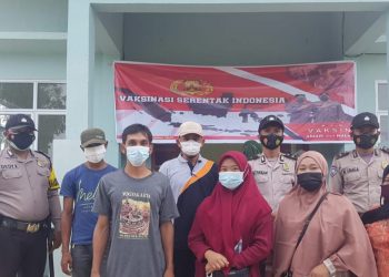Polsek Kerumutan Gelar Vaksinasi Covid-19 Serentak