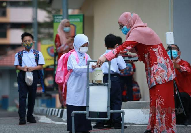 Sekolah Diimbau Bagikan Rapor Siswa pada Januari 2022
