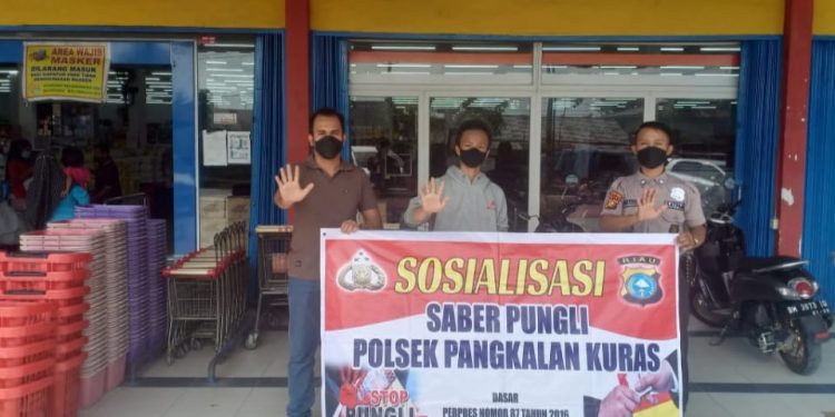 Polsek Pangkalan Kuras Gelar Saber Pungli, Sosialisasikan Terhadap Penjaga Parkir