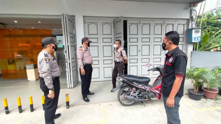 Gelar Patroli, Polsek Pangkalan Kerinci Imbau Masyarakat Tetap Waspada Aksi Kejahatan