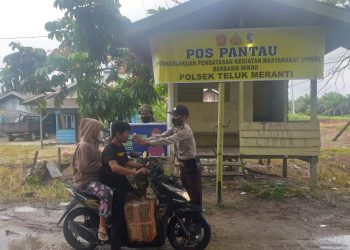 Polsek Teluk Meranti Lakukan Pengawasan Prokes di Posko PPKM
