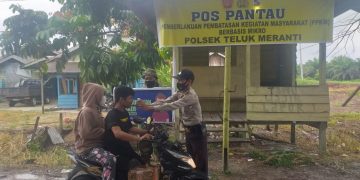 Polsek Teluk Meranti Lakukan Pengawasan Prokes di Posko PPKM