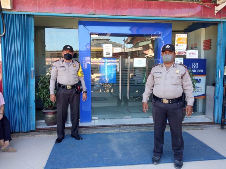 Polsek Langgam Gelar Patroli Antisipasi Aksi C3 dan Imbauan Prokes