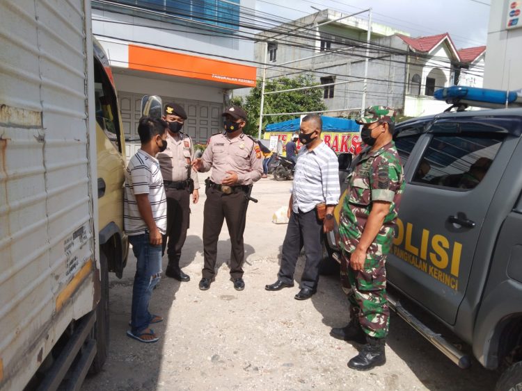 Polisi Kecamatan Pangkalan Kerinci Dapatkan 12 Pelanggar Prokes Saat Operasi Yustisi