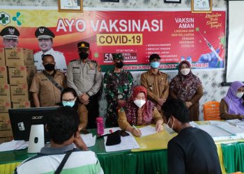 Kebut Capaian Vaksinasi, Polsubsektor Pelalawan Terus Lakukan Pengawalan