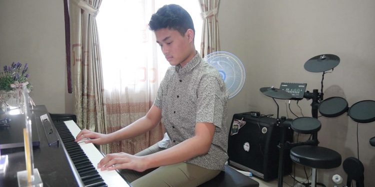 Berbakat di Bidang Musik, Ahmad Ghani Al Ghifari Bakal Ikut Kompetisi Piano Internasional di Hongkong