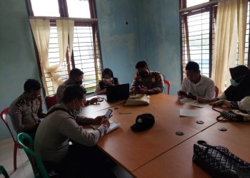 Polsek Teluk Meranti dan Upika Laakukan Penginputan Data Vaksinasi
