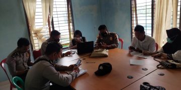 Polsek Teluk Meranti dan Upika Laakukan Penginputan Data Vaksinasi