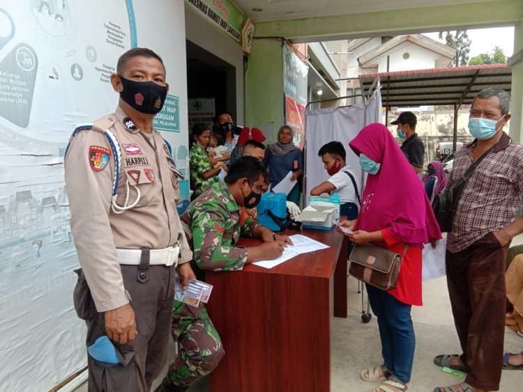 Warga yang Ikut Vaksinasi Terus Meningkat, Polsek Langgam Terus Kawal dan Data
