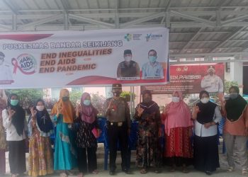Kapolsek Bandar Sei Kijang Tinjau Pemeriksaan dan Penyuluhan AIDS Terhadap Ibu Hamil