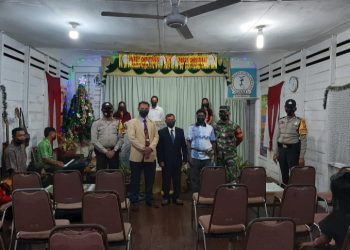 Bhabinkamtibmas Polsek Kuala Kampar Lakukan Pengamanan Ibadah Natal di Gereja