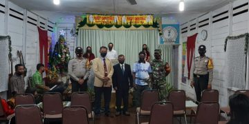 Bhabinkamtibmas Polsek Kuala Kampar Lakukan Pengamanan Ibadah Natal di Gereja