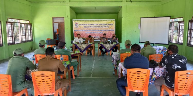 Polsek Pangkalan Kuras Hadiri Pelaksanaan Pelatihan Linmas