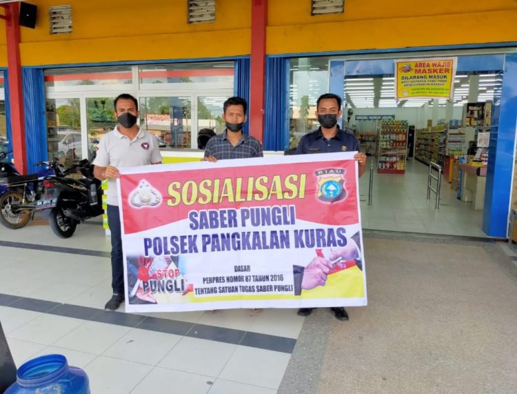 Polsek Pangkalan Kuras Pelalawan Sosialisasi Saber Pungli ke Juru Parkir Swalayan