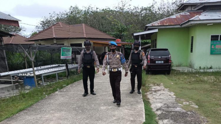 Personil Polsek Bunut Lakukan Penjagaan di Mako