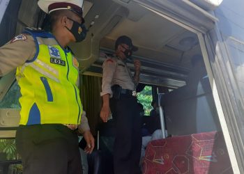 Kejar Capaian Vaksinasi di Akhir Tahun, Polsek Bandar Sei Kijang Buka Layanan Vaksin Hingga Malam