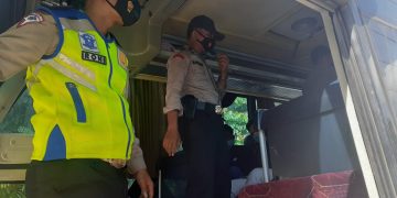 Kejar Capaian Vaksinasi di Akhir Tahun, Polsek Bandar Sei Kijang Buka Layanan Vaksin Hingga Malam