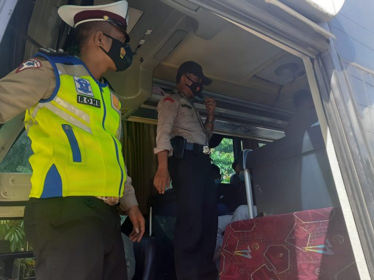 Kejar Capaian Vaksinasi di Akhir Tahun, Polsek Bandar Sei Kijang Buka Layanan Vaksin Hingga Malam