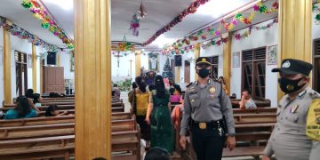 Kapolsek Langgam Kerahkan Personil Lalukan Pengamanan Natal di 9 Gereja