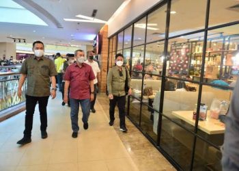 Syamsuar Tinjau Pelaksanaan Prokes Pusat Perbelanjaan di Pekanbaru, Jelang Nataru