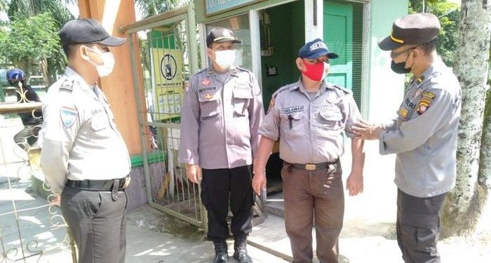 Warna Seragam Satpam Kembali Diubah Jadi Krem