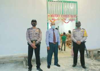 Ciptakan Suasana yang Aman dan Kondusif, Polsubsektor Pelalawan Lakukan Pengamanan di Gereja