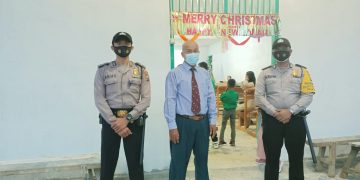 Ciptakan Suasana yang Aman dan Kondusif, Polsubsektor Pelalawan Lakukan Pengamanan di Gereja