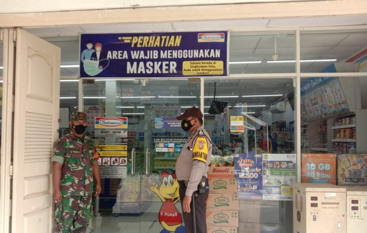 Ciptakan Lingkungan Kondusif, Polsek Kerumutan Lakukan Patroli di Swalayan