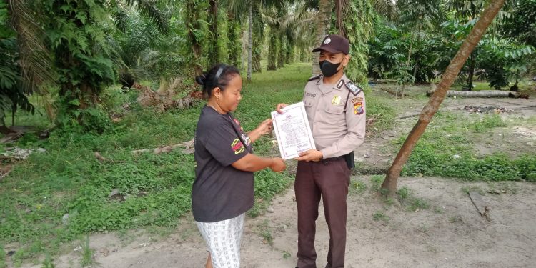 Polsubsektor Pelalawan Lakukan Patroli dan Sosialisasi Soal Pencegahan Karhutla Kepada Masyarakat