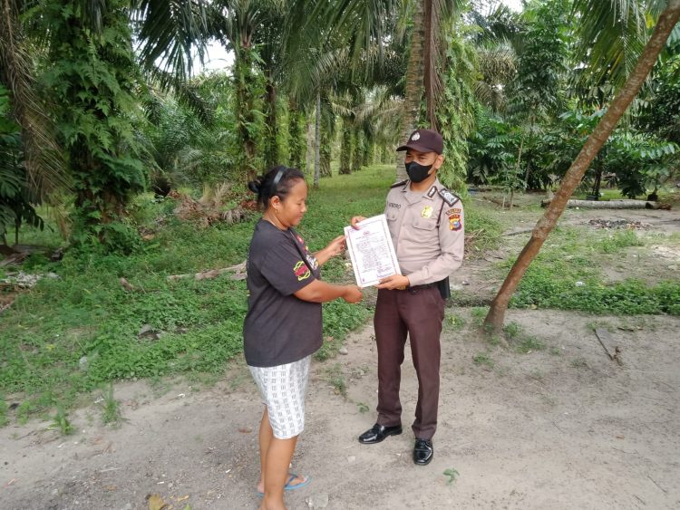 Polsubsektor Pelalawan Lakukan Patroli dan Sosialisasi Soal Pencegahan Karhutla Kepada Masyarakat