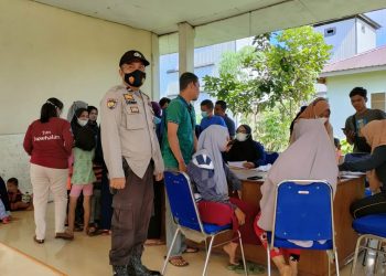 Polsek Teluk Meranti Pantau Giat Vaksinasi di Kantor Desa Teluk Binjai