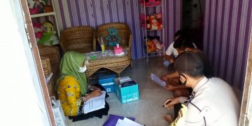 Secara Door to Door, Polsek Langgam Bantu Percepatan Vaksinasi Lansia