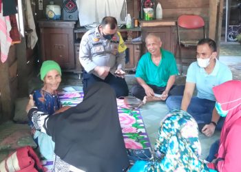 Percepatan Vaksinasi, Polsek Bandar Sei Kijang Lakukan Door to Door