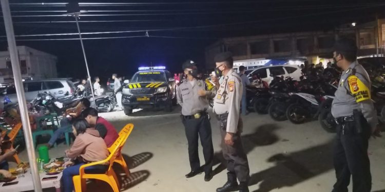 Personil Polsek Pangkalan Kuras Tak Kenal Lelah Imbau Masyarakat Terapkan Prokes